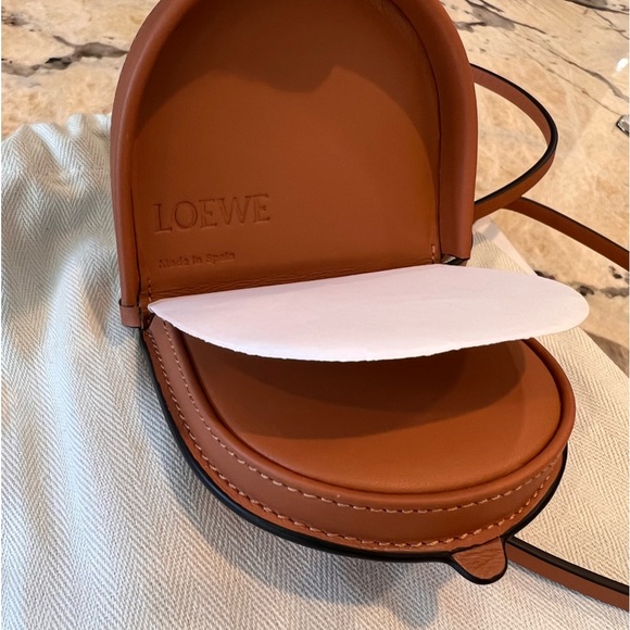Loewe EUC MINI Leather Heel Pouch comes with box and dust bag - Picture 3 of 12